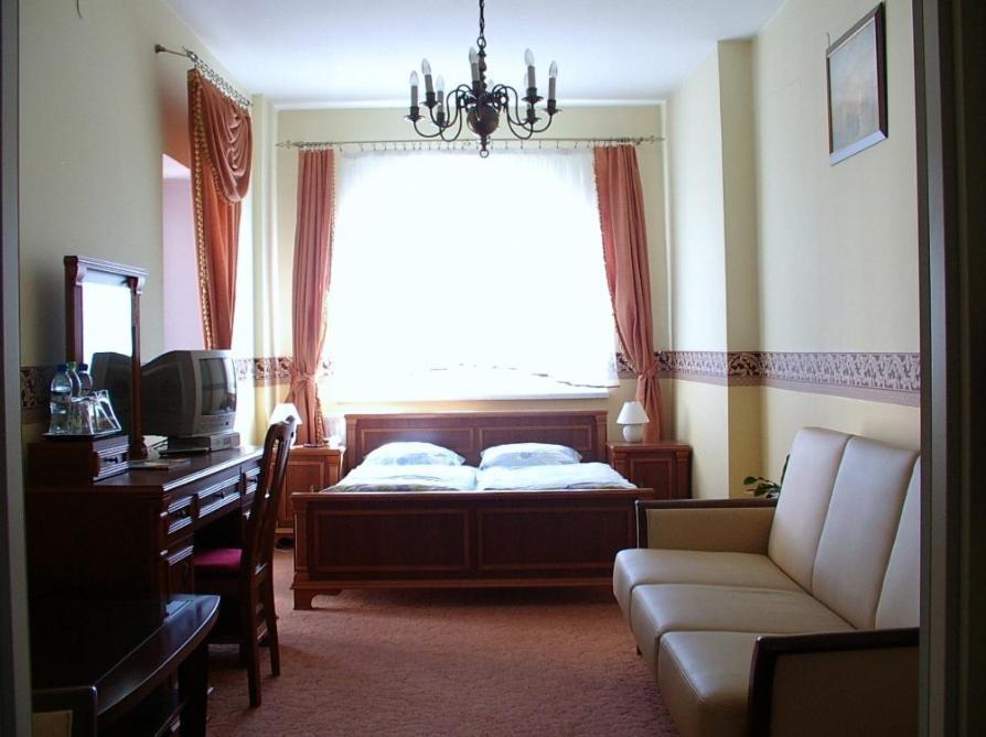 Hotel Regius Opole Habitación foto
